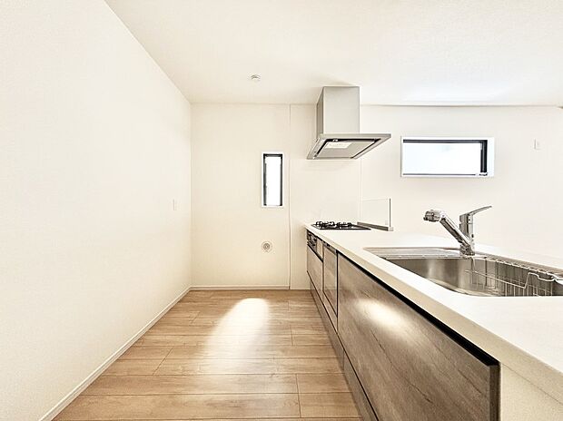 料理をしながらご家族との会話を楽しめる対面カウンターキッチン