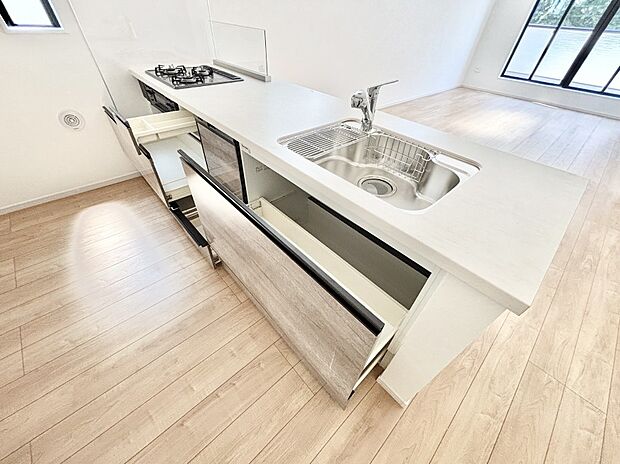 使いやすさを優先したスライド式収納タイプ！