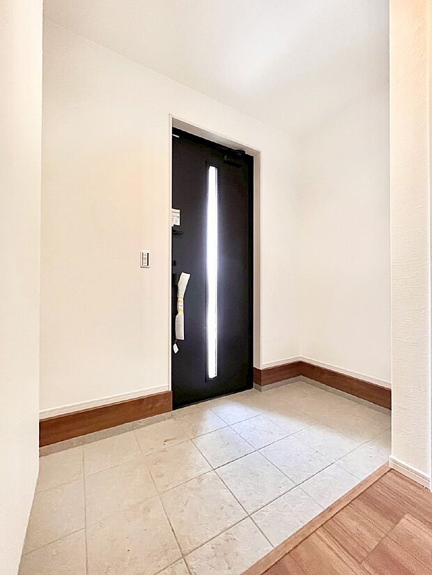 明るい玄関はお客様をお出迎えするのにぴったりです!