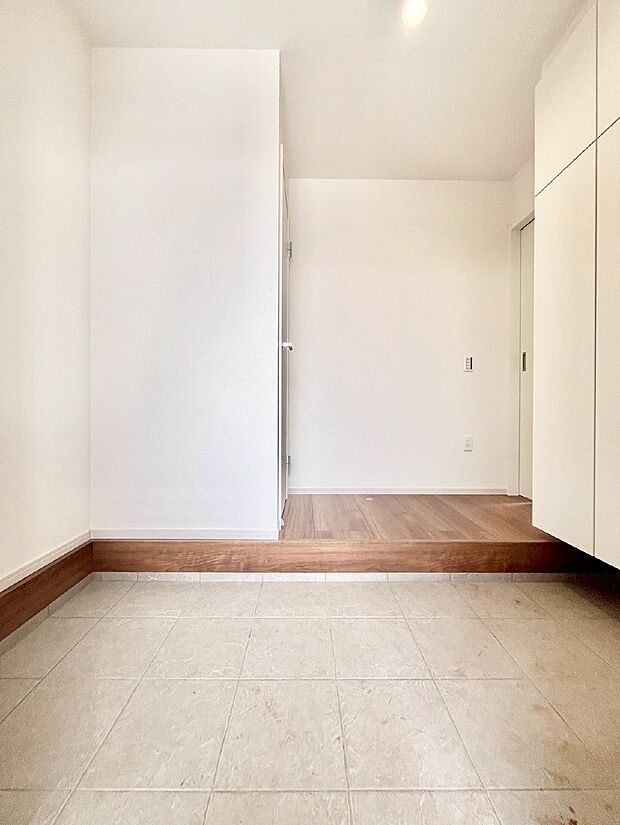 家族の帰宅やお客様をあたたかく迎える玄関