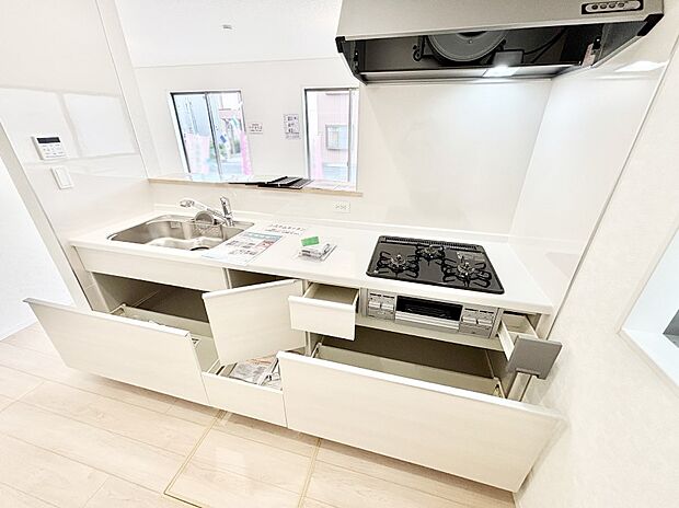 使いやすさを優先したスライド式収納タイプ！