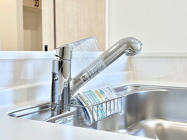 いつでも清潔なおいしいお水を。一つの水栓で水道水と浄水を使い分け。