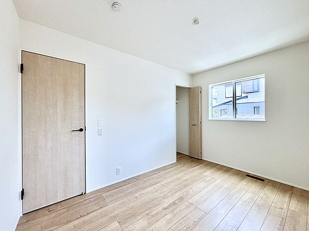 使いやすい形でベットや家具の置き方にも困ることもありません。 