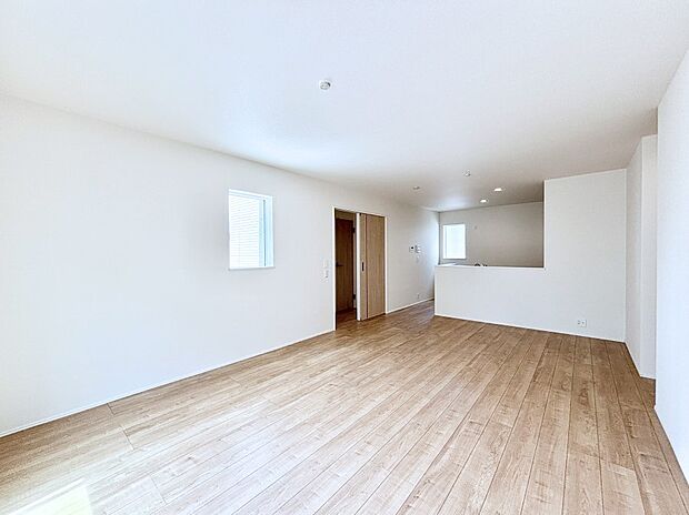 家族の笑顔が自然と生まれてくる、そんな雰囲気のダイニングに仕上がっています