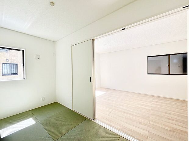 リビング隣接の和洋室は毎日の暮らしに癒しと安らぎをもたらしてくれます  