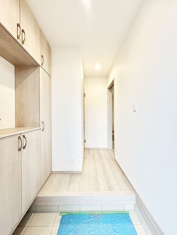 家族の帰宅やお客様をあたたかく迎える玄関