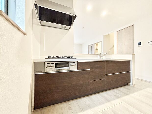 広々とした使い勝手の良いキッチンで日々のお料理も楽しくなりそう