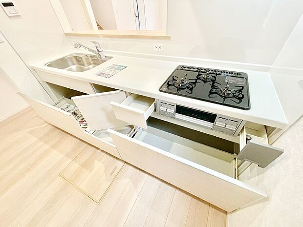 使いやすさを優先したスライド式収納タイプ！