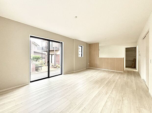 住む方の個性が引き出される、インテリアを考えるのが楽しみなリビングです！ 