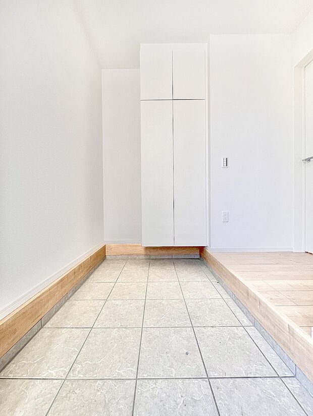 いつもきれいにしておきたい玄関ですね。  