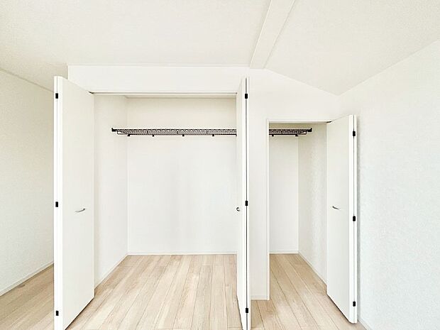 たっぷりの収納スペースで快適に暮らせそう 