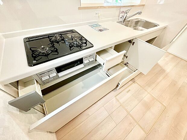 使いやすさを優先したスライド式収納タイプ！