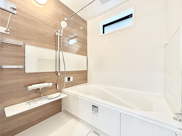 落ち着いた雰囲気でゆっくりお寛ぎいただけるバスルーム