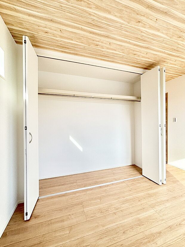 たっぷりの収納スペースで快適に暮らせそう