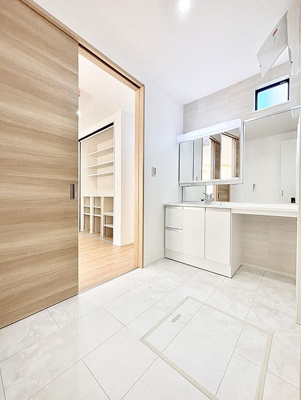 広々とゆとりのあるランドリースペース