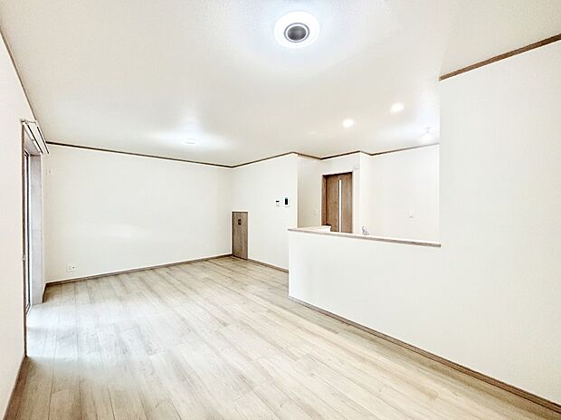 対面キッチン＆リビングイン階段を採用したリビングは家族の絆深まる空間です