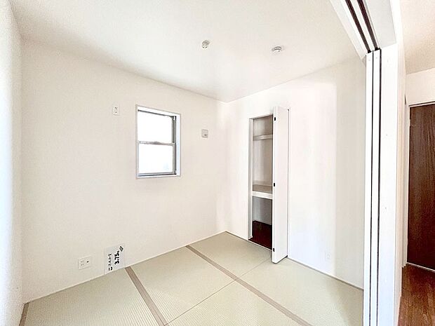 柔らかい畳の空間は、お子様の遊び場や来客時のおもてなしの場所として重宝します。 