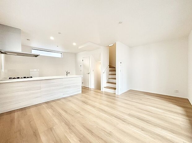 どこにいても家族のつながりを感じられるコミュニケーションリビング。 