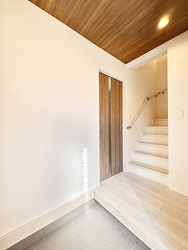 家族の帰宅やお客様をあたたかく迎える玄関