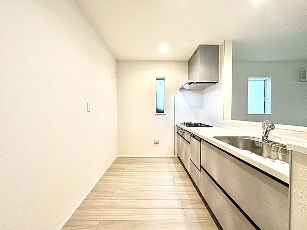 ゆとりあるキッチンではご家族と楽しくお料理ができます。