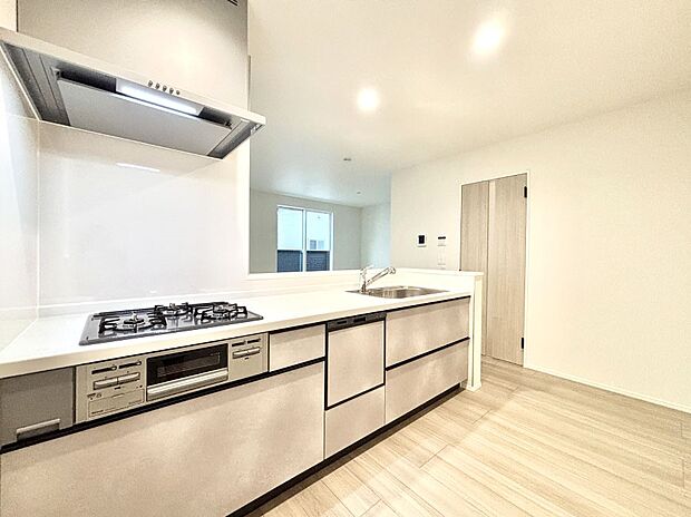 料理をしながらでもご家族との会話を楽しめる対面キッチン