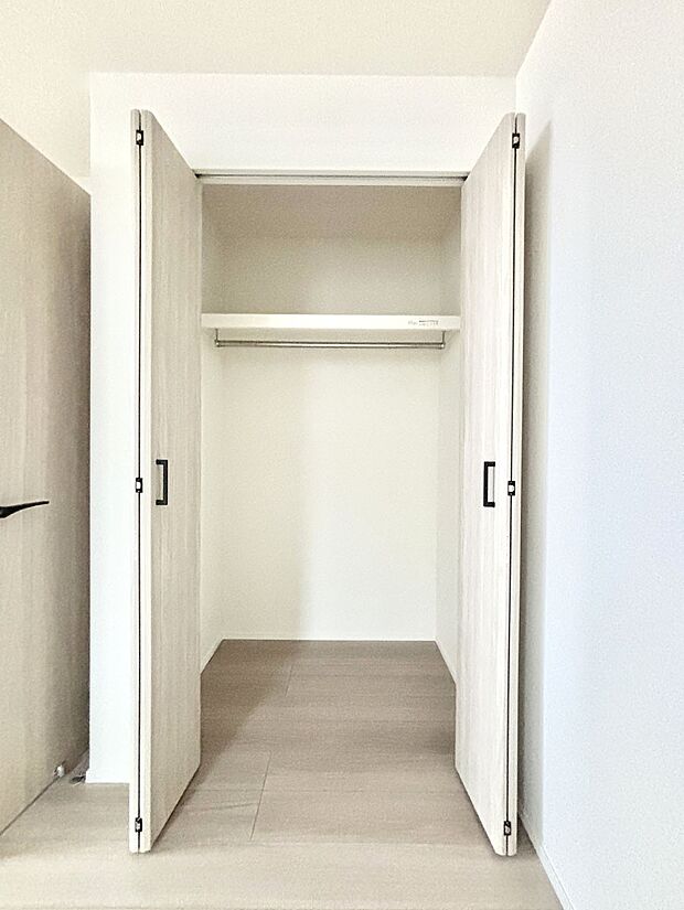 たっぷりの収納スペースで快適に暮らせそう 