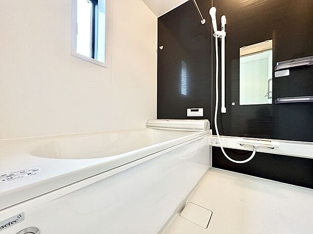 落ち着いた雰囲気でゆっくりお寛ぎいただけるバスルーム