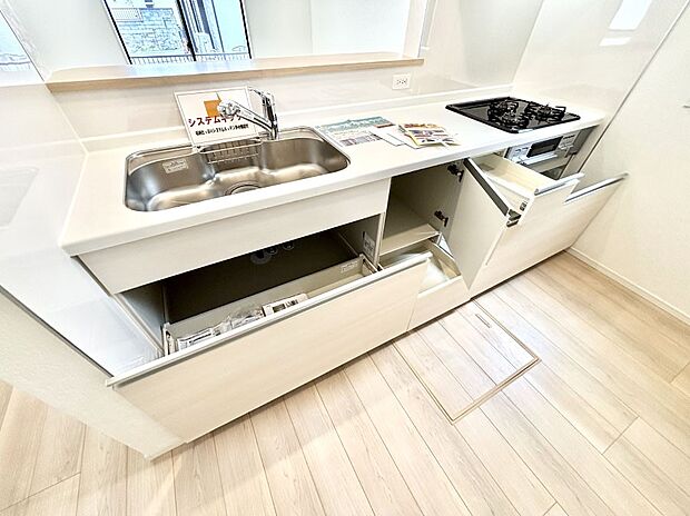 使いやすさを優先したスライド式収納タイプ！