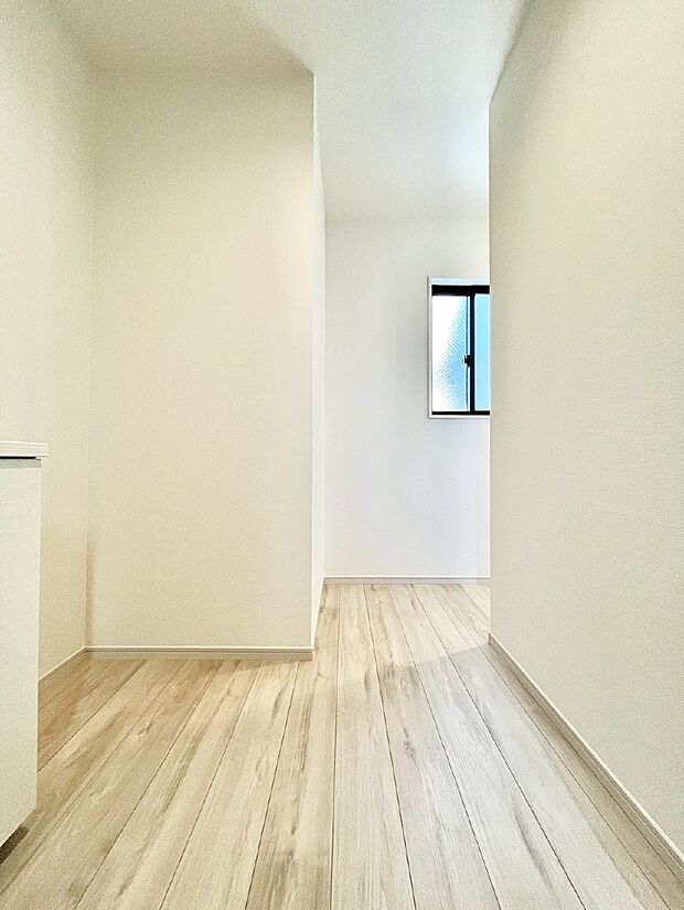 明るい玄関はお客様をお出迎えするのにぴったりです！ 