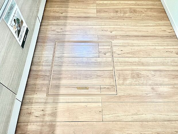 床下収納付き!日用品・非常用品の収納にも大活躍。
