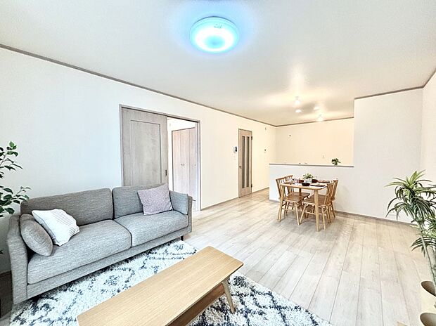 住む方の個性が引き出される、インテリアを考えるのが楽しみなリビングです！ 