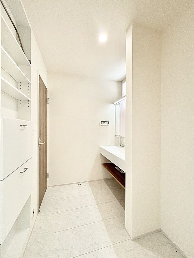 お子さんがうがい、手洗いも喜んでしてくれそうな洗面所！ 