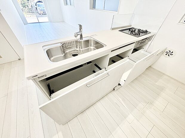 使いやすさを優先したスライド式収納タイプ！