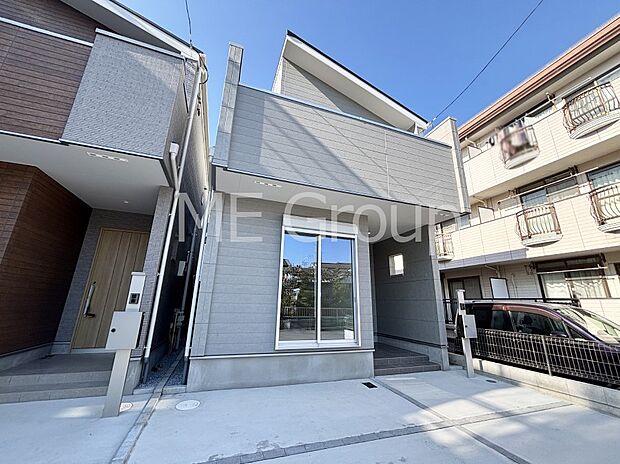 溢れる陽光でご家族の笑顔も輝く