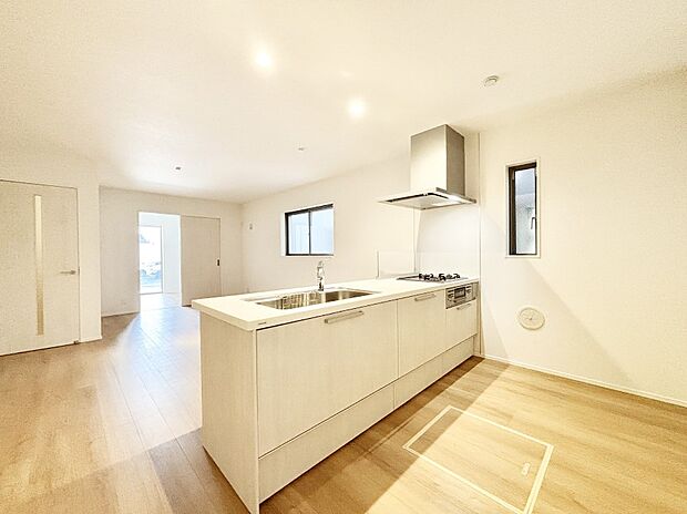 料理をしながらご家族との会話を楽しめる対面カウンターキッチン