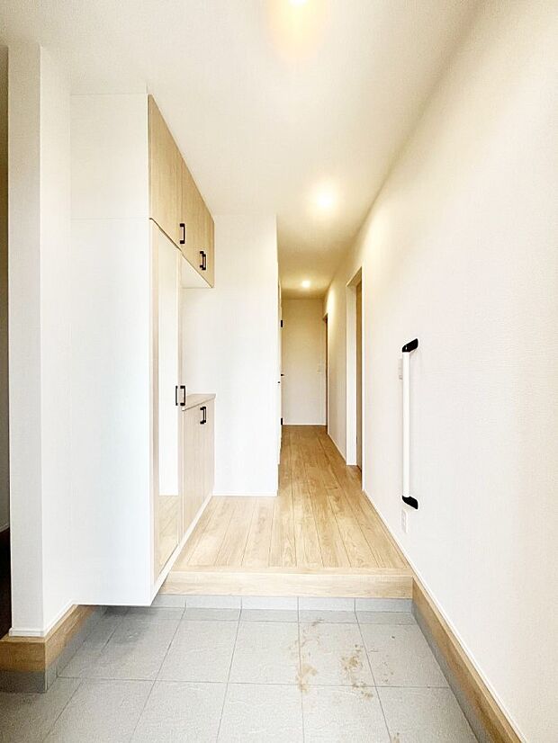 家族の帰宅やお客様をあたたかく迎える玄関