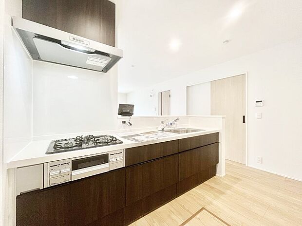 広々とした使い勝手の良いキッチンで日々のお料理も楽しくなりそう