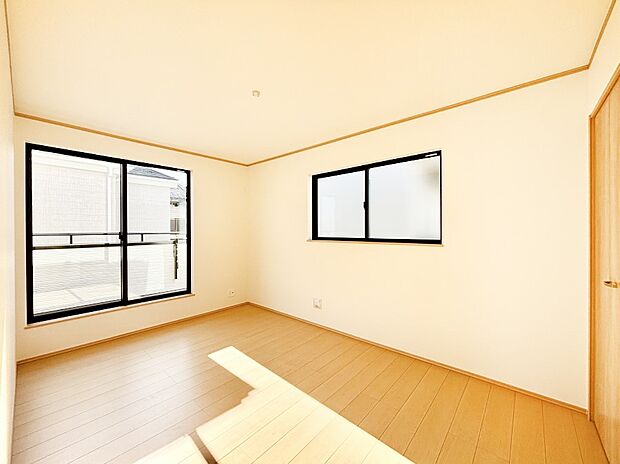日当たりのいいお部屋は気持ちがいいですね。 