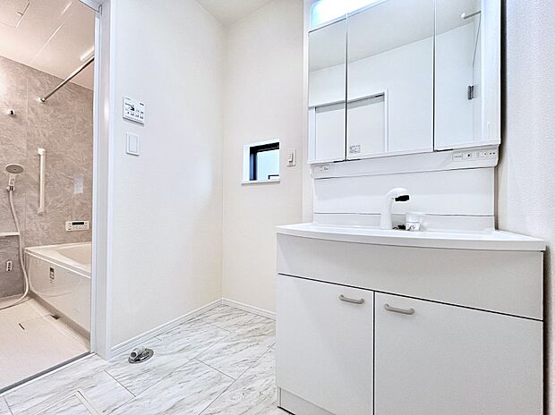 広々とゆとりのあるランドリースペース。  