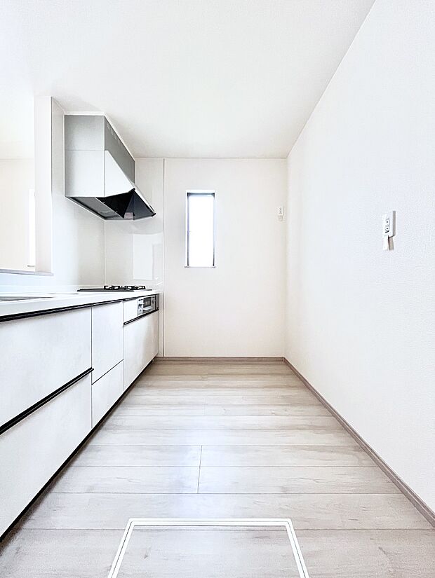 広々とした使い勝手の良いキッチンで日々のお料理も楽しくなりそう  