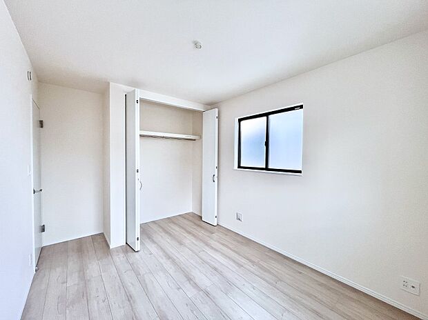 子供部屋にもおすすめな収納スペースたっぷりの居室