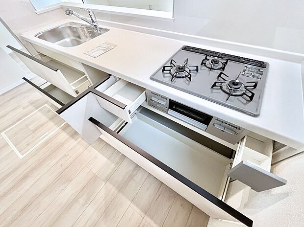 使いやすさを優先したスライド式収納タイプ！