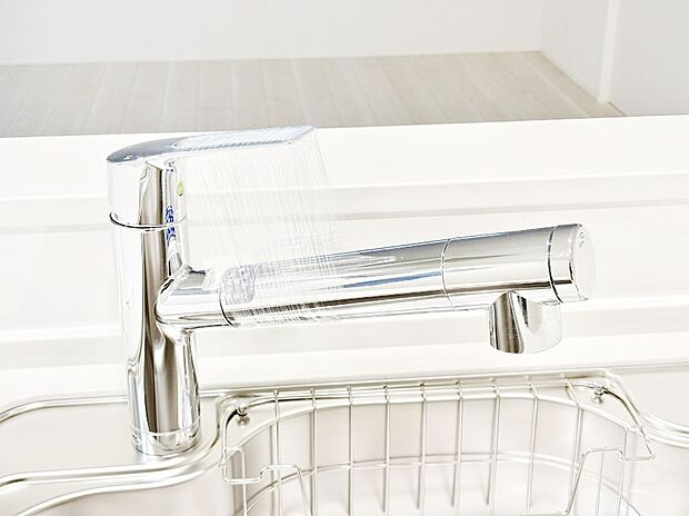 いつでも清潔なおいしいお水を。一つの水栓で水道水と浄水を使い分け。