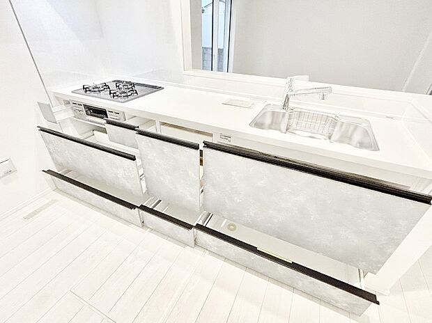 使いやすさを優先したスライド式収納タイプ!