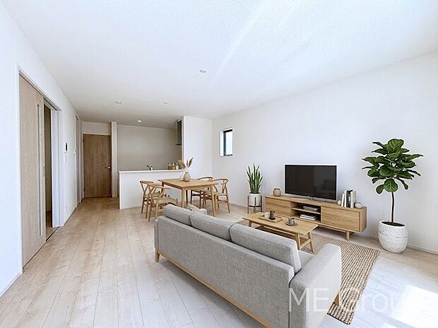 ご家族の賑やかな話し声で包まれる明るいリビング ※家具はCGです