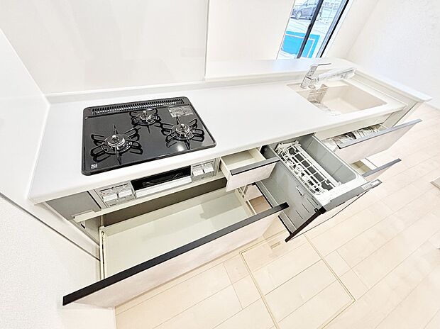 使いやすさを優先したスライド式収納タイプ！