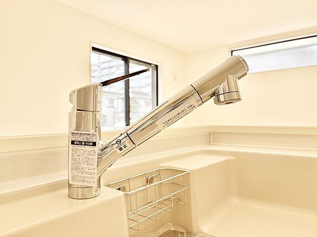 いつでも清潔なおいしいお水を。一つの水栓で水道水と浄水を使い分け。