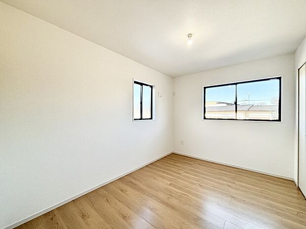 2面採光なので、明るく風通しも良く心地良い生活が送れます。