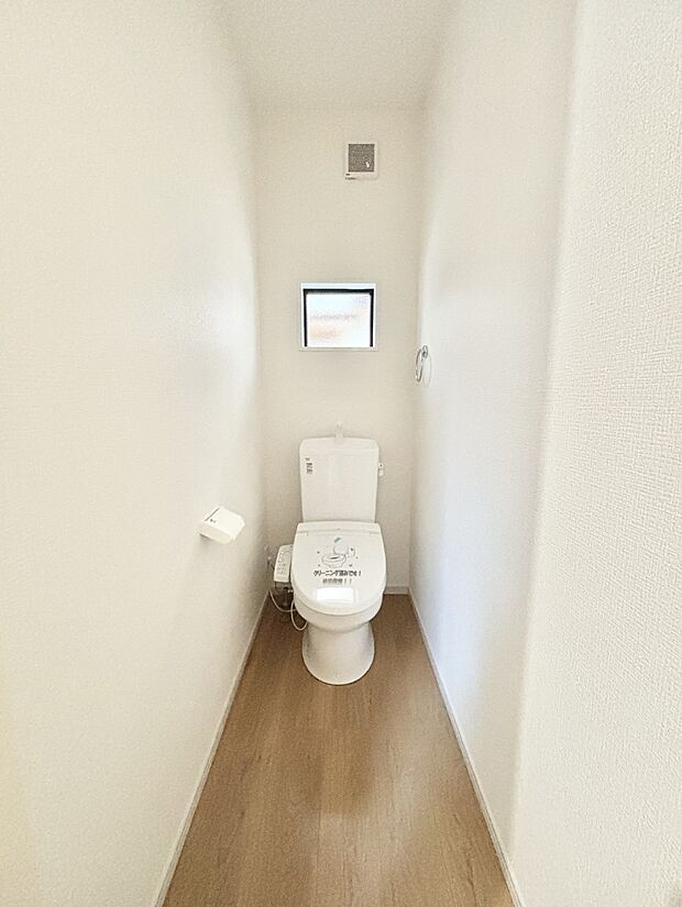 トイレは1階と2階それぞれに配置されていてとても便利です。 