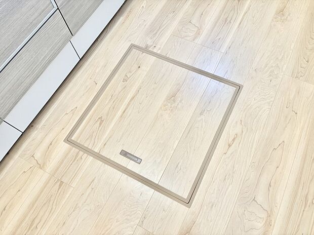 床下収納付き!日用品・非常用品の収納にも大活躍。
